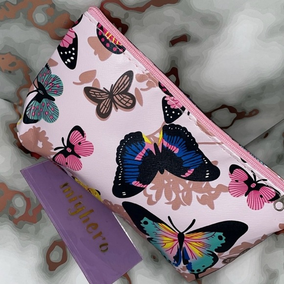NWT ❤️ Butterfly bundle with makeup bag, ombre butterfly key chain and necklace - Picture 1 of 4